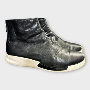 Nike Womens size 8 Nike Benassi Lux Boot 819683-001 Black